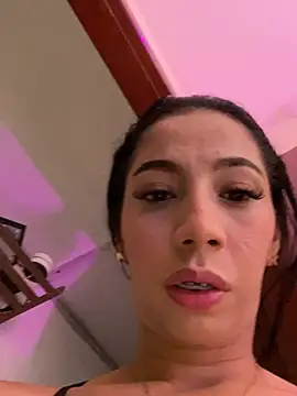 Snapshot of Lina10 chatting on February 28, 2026, 10:33 pm Lina10 online show from February 28, 2026, 10:33 pm