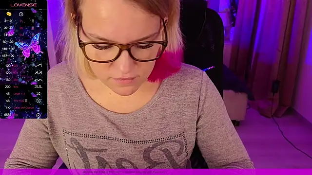 EVAshinyGIRL online show from January 30, 2025, 7:39 am