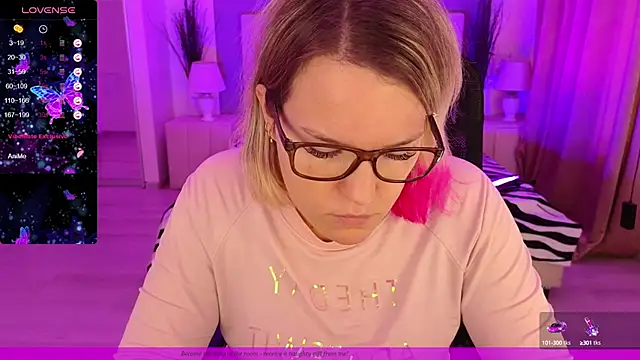 EVAshinyGIRL online show from February 8, 2025, 7:59 am