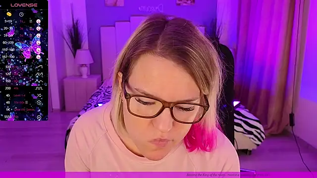 EVAshinyGIRL online show from February 9, 2025, 7:49 am