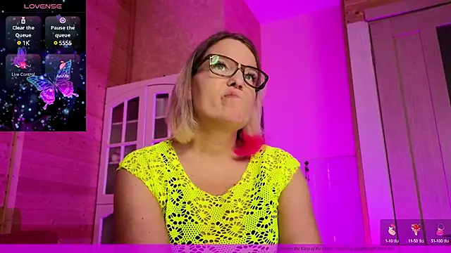 EVAshinyGIRL online show from March 6, 2025, 7:32 pm