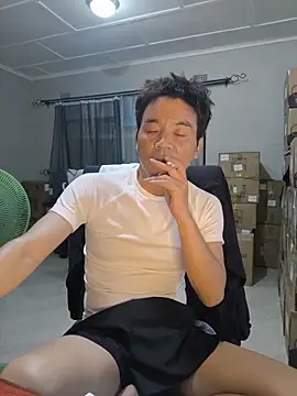 Snapshot of kisstoyousoon2024 chatting on December 19, 2025, 5:31 pm kisstoyousoon2024 online show from December 19, 2025, 5:31 pm