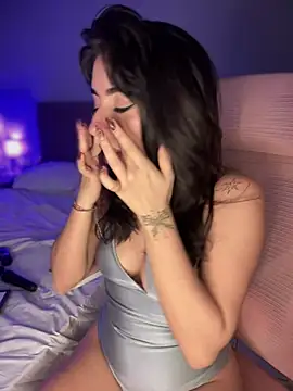 veronicaapink online show from January 25, 2025, 5:40 am