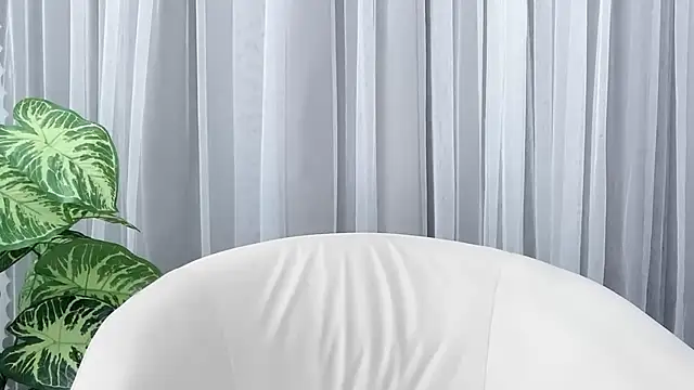  Miyuki   online show from April 13, 2026, 2:17 am