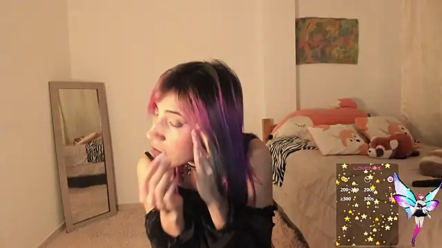 Snapshot of linnie_ chatting on January 12, 2025, 1:42 am linnie online show from January 12, 2025, 1:42 am