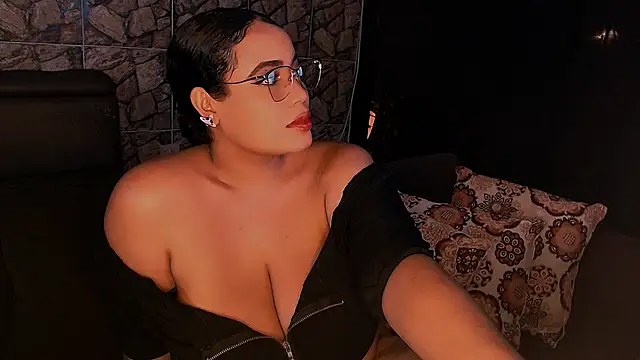 Emmacamille online show from March 8, 2025, 2:12 am