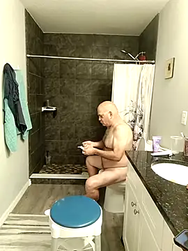 Snapshot of lou63ponce chatting on January 6, 2025, 1:19 pm lou63ponce online show from January 6, 2025, 1:19 pm