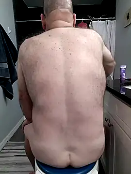 Snapshot of lou63ponce chatting on January 25, 2025, 7:28 pm lou63ponce online show from January 25, 2025, 7:28 pm