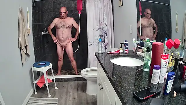 Snapshot of lou63ponce chatting on September 10, 2025, 2:17 pm lou63ponce online show from September 10, 2025, 2:17 pm