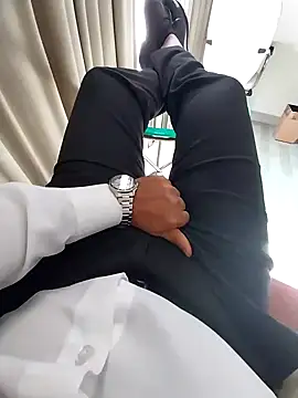 Snapshot of Divyansh_27 chatting on February 2, 2025, 9:30 am Divyansh 27 online show from February 2, 2025, 9:30 am