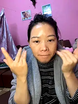 Snapshot of Hellen_111 chatting on December 6, 2024, 1:33 pm Hellen 111 online show from December 6, 2024, 1:33 pm