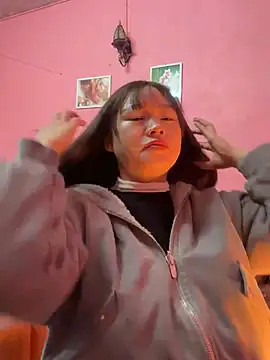 Snapshot of Hellen_111 chatting on February 12, 2025, 3:18 am Hellen 111 online show from February 12, 2025, 3:18 am