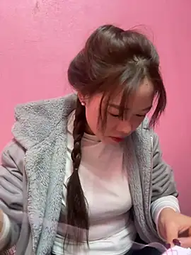 Snapshot of Hellen_111 chatting on February 27, 2025, 12:56 pm Hellen 111 online show from February 27, 2025, 12:56 pm