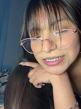 Lily candy X online show from December 18, 2024, 9:04 am