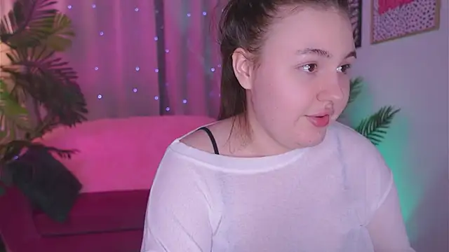 Snapshot of Mia__Peach chatting on March 20, 2025, 7:14 am Mia Peach online show from March 20, 2025, 7:14 am