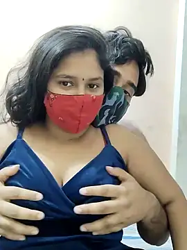 Snapshot of IND_COUPLE1 chatting on December 17, 2024, 12:22 pm IND COUPLE1 online show from December 17, 2024, 12:22 pm