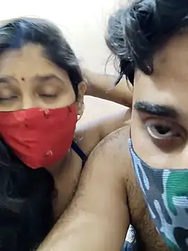 Snapshot of IND_COUPLE1 chatting on December 18, 2024, 3:11 pm IND COUPLE1 online show from December 18, 2024, 3:11 pm