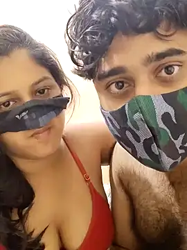 Snapshot of IND_COUPLE1 chatting on January 3, 2025, 6:01 am IND COUPLE1 online show from January 3, 2025, 6:01 am