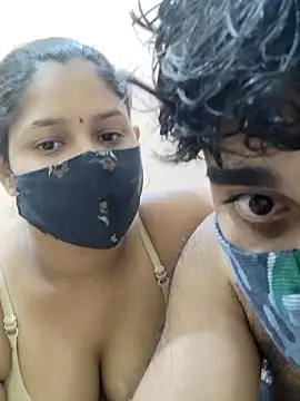 Snapshot of IND_COUPLE1 chatting on January 4, 2025, 2:04 pm IND COUPLE1 online show from January 4, 2025, 2:04 pm