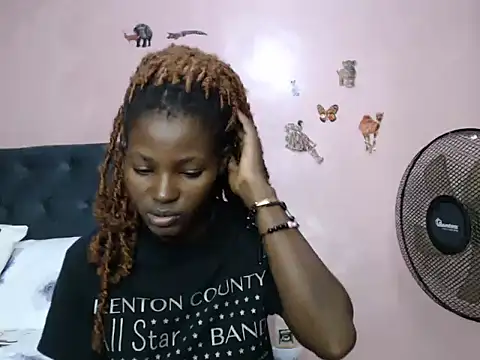 Snapshot of TrishaKalid chatting on March 10, 2025, 7:29 pm TrishaKalid online show from March 10, 2025, 7:29 pm