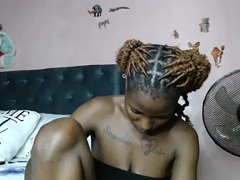 Snapshot of TrishaKalid chatting on March 15, 2025, 9:49 pm TrishaKalid online show from March 15, 2025, 9:49 pm