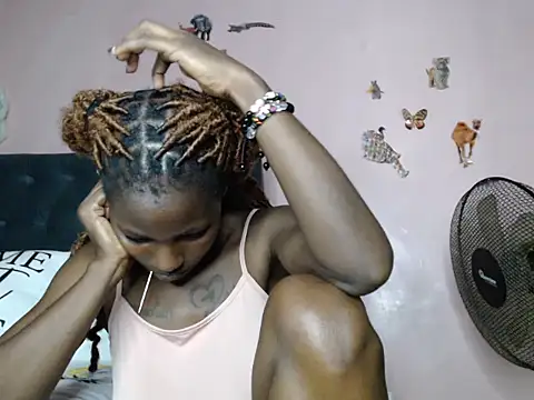 Snapshot of TrishaKalid chatting on March 17, 2025, 7:58 pm TrishaKalid online show from March 17, 2025, 7:58 pm