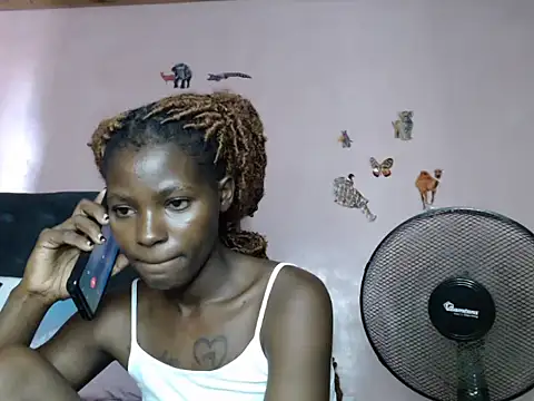 Snapshot of TrishaKalid chatting on March 22, 2025, 12:25 pm TrishaKalid online show from March 22, 2025, 12:25 pm