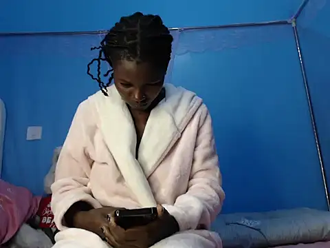 Snapshot of TrishaKalid chatting on October 12, 2025, 7:13 pm TrishaKalid online show from October 12, 2025, 7:13 pm