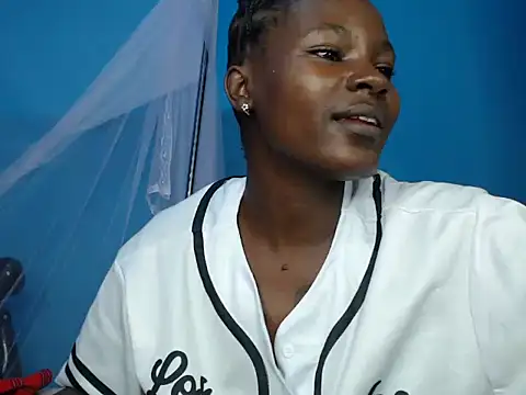 Snapshot of TrishaKalid chatting on October 31, 2025, 12:39 pm TrishaKalid online show from October 31, 2025, 12:39 pm