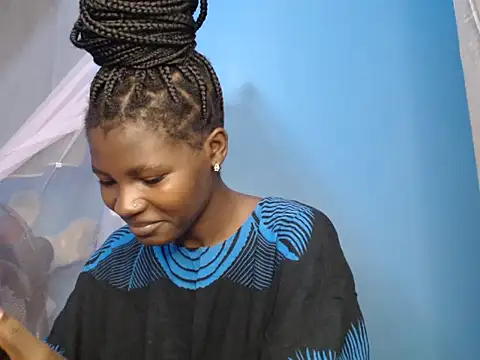 Snapshot of TrishaKalid chatting on November 12, 2025, 9:32 am TrishaKalid online show from November 12, 2025, 9:32 am