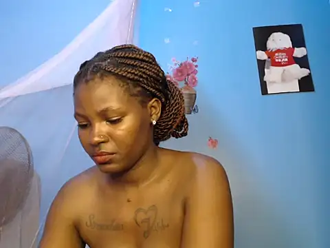 Snapshot of TrishaKalid chatting on February 5, 2026, 9:52 pm TrishaKalid online show from February 5, 2026, 9:52 pm