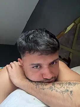 Snapshot of bruce__naughty chatting on October 19, 2025, 8:53 pm bruce naughty online show from October 19, 2025, 8:53 pm