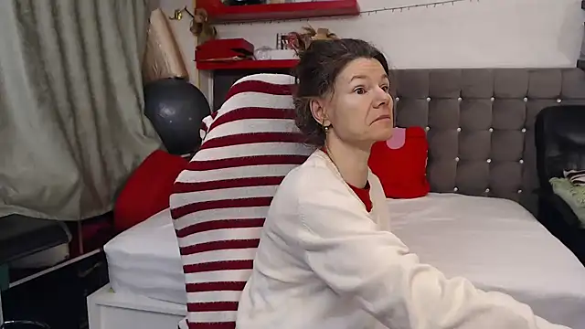 kellyterapy online show from February 16, 2026, 1:35 am