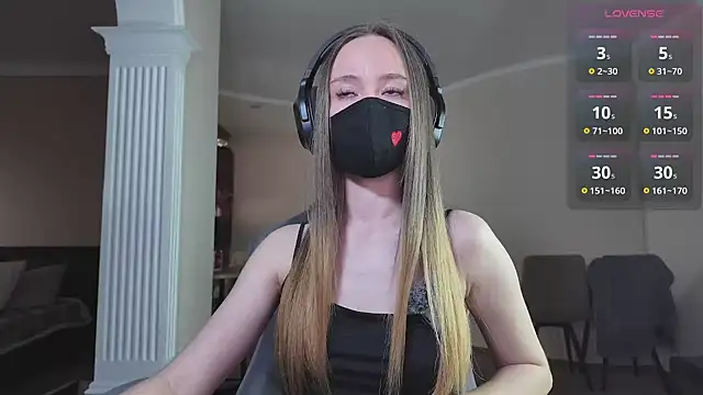 Snapshot of CreamAssk chatting on April 11, 2026, 12:20 pm CreamAssk online show from April 11, 2026, 12:20 pm