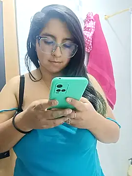  Angelinaandrade  online show from November 21, 2025, 1:04 am