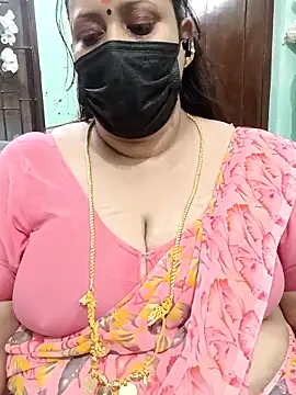 Snapshot of ashikaa_r chatting on April 22, 2026, 7:15 pm ashikaa r online show from April 22, 2026, 7:15 pm