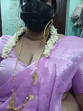 Snapshot of ashikaa_r chatting on May 18, 2026, 8:25 pm ashikaa r online show from May 18, 2026, 8:25 pm