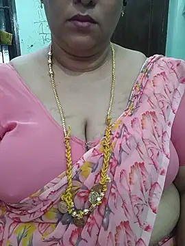 Snapshot of ashikaa_r chatting on July 7, 2026, 5:43 am ashikaa r online show from July 7, 2026, 5:43 am