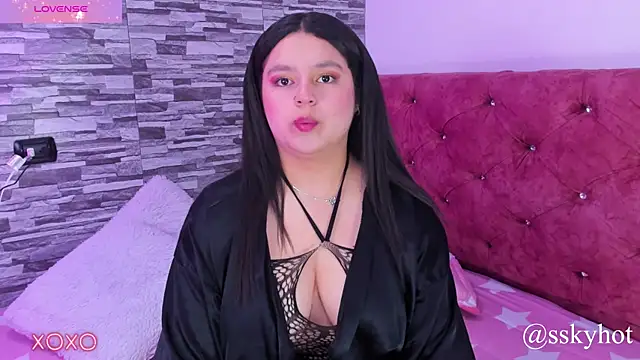 skyhotgirll online show from January 14, 2025, 9:09 pm