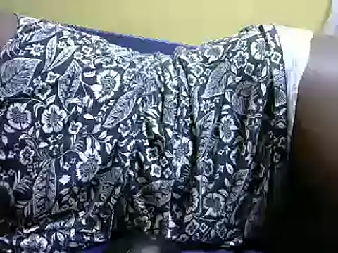 pretty prickle online show from December 2, 2024, 9:06 pm