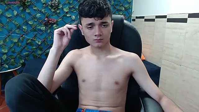 Snapshot of Waturox chatting on January 15, 2025, 6:40 pm Waturox online show from January 15, 2025, 6:40 pm