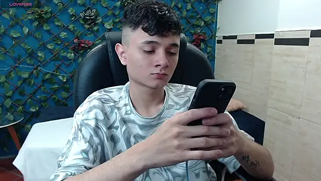 Snapshot of Waturox chatting on January 22, 2025, 7:03 pm Waturox online show from January 22, 2025, 7:03 pm