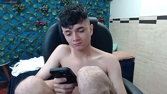 Snapshot of Waturox chatting on January 23, 2025, 10:11 pm Waturox online show from January 23, 2025, 10:11 pm