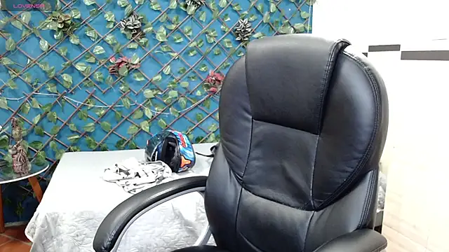 Snapshot of Waturox chatting on September 24, 2025, 7:17 pm Waturox online show from September 24, 2025, 7:17 pm
