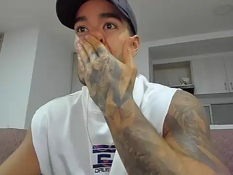 Snapshot of Alexander_Martines chatting on July 9, 2026, 12:26 am Alexander Martines online show from July 9, 2026, 12:26 am