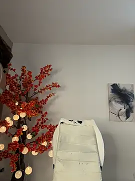 VictoriaHiill online show from May 20, 2026, 6:14 pm