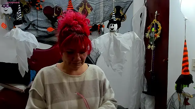 Salomeediaz  online show from October 17, 2025, 9:06 pm