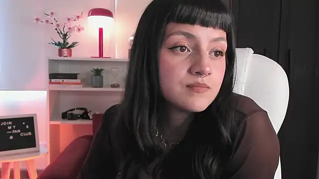 nahiapaws online show from February 5, 2026, 7:18 pm