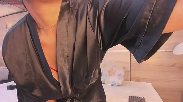 martina touss online show from April 8, 2026, 12:38 pm