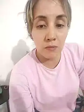 Isabel23zr online show from January 17, 2025, 3:43 pm